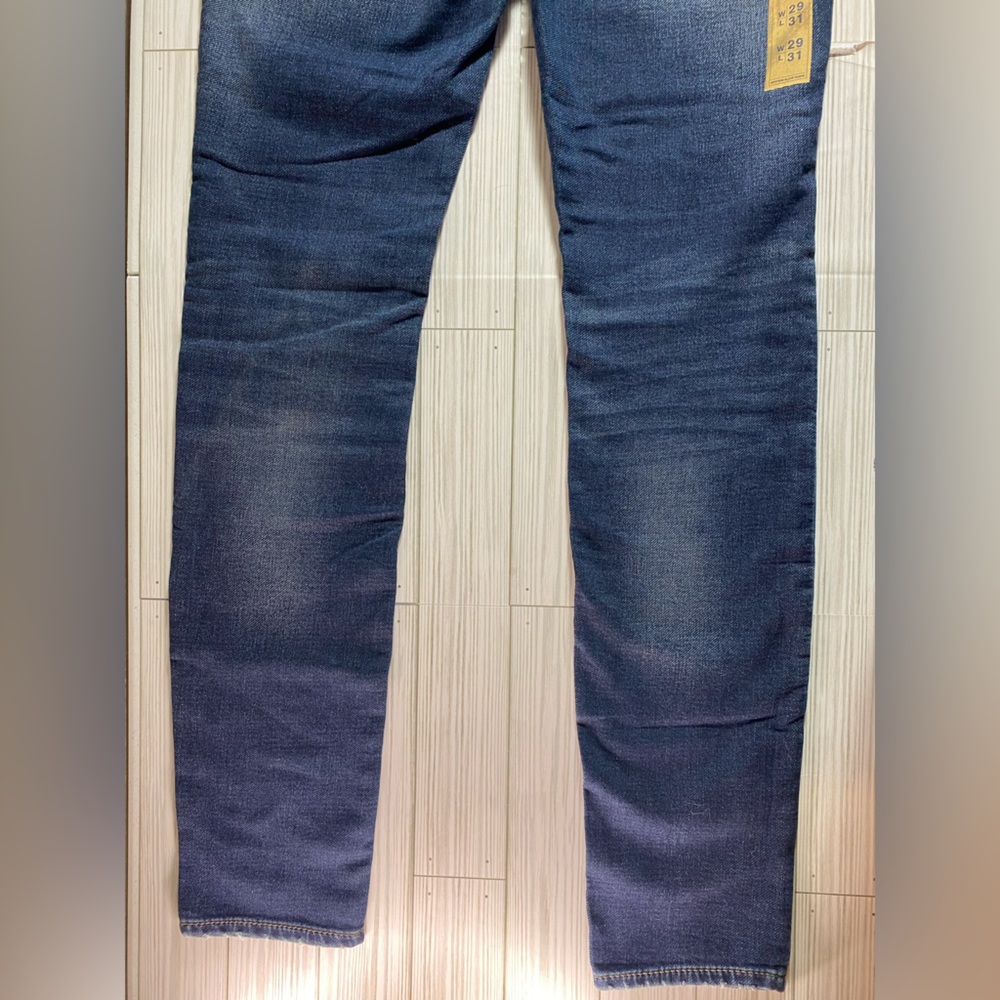 Women’s Classic Blue Jeans - Dark Wash - Picture 5 of 7